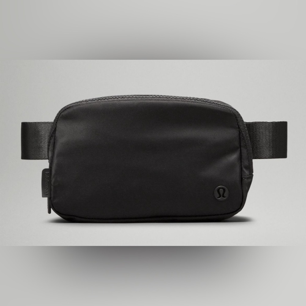 Lululemon NWT Black Everywhere Belt Bag With Long Strap